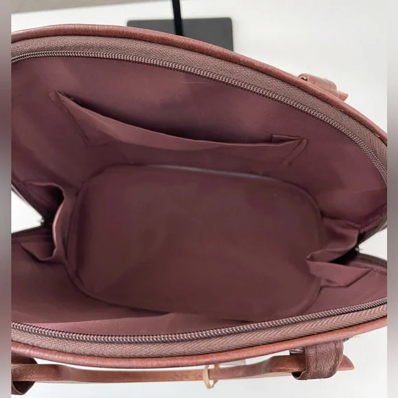 MAUI’S NATIVE INTELLIGENCE Lauhala Bag Wooden Handles with Double Zipper NWT - Picture 3 of 5